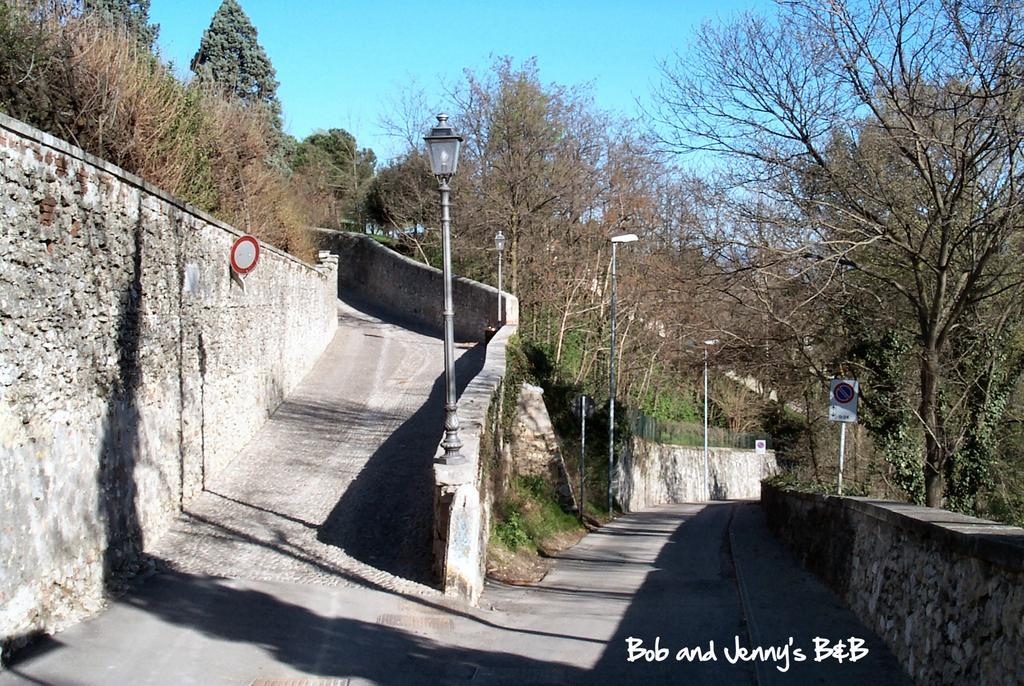 Bob And Jenny'S B&B Vicenza Bagian luar foto